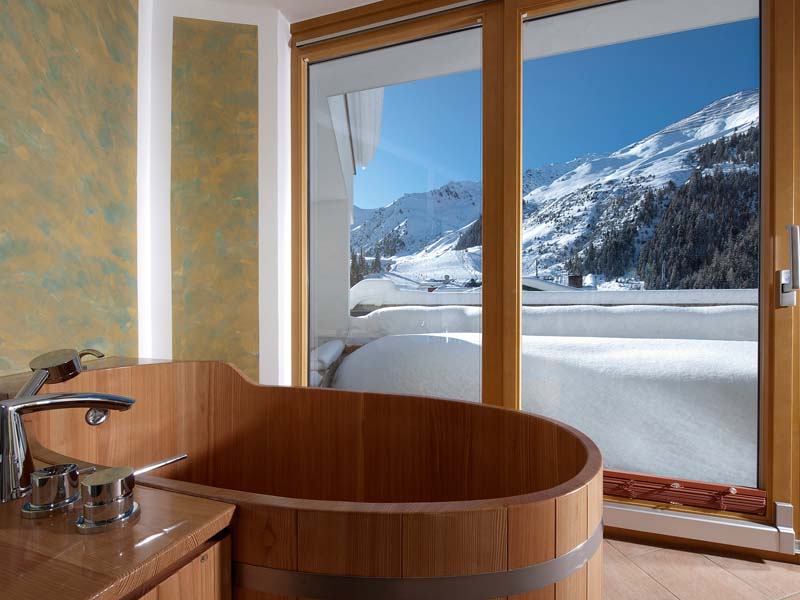 Hochfügen Hotelzimmer Chalet Apart Hochfügen Zillertal Badeinrichtung Skiurlaub  