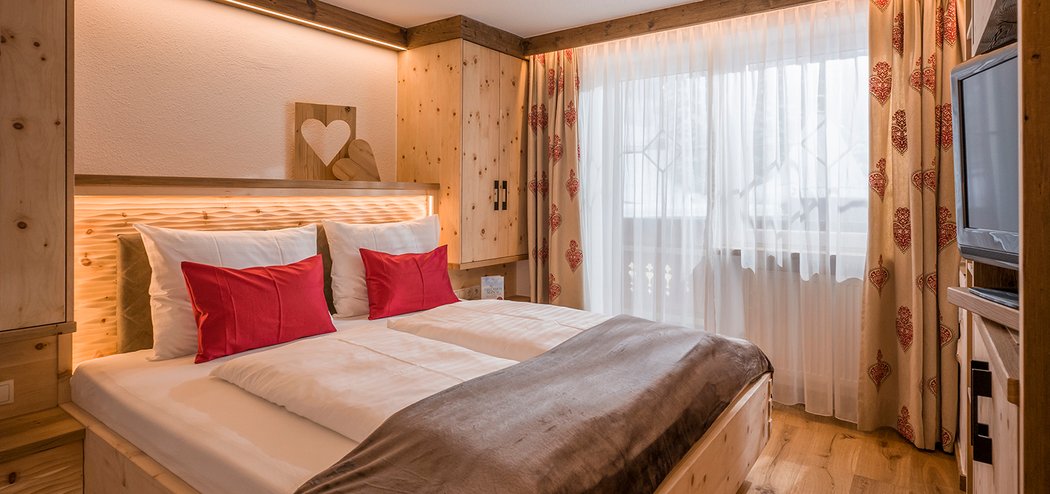 Berghotel Hochfügen Zimmerangebot Zillertal Hotelaufenthalt  